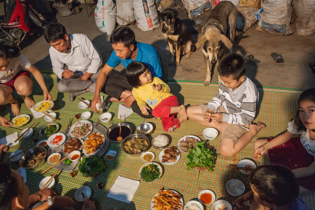 Vietnamese food ultimate guide local cuisines photo Vietnam eating 1024x683 Vietnamese food ultimate guide local cuisines