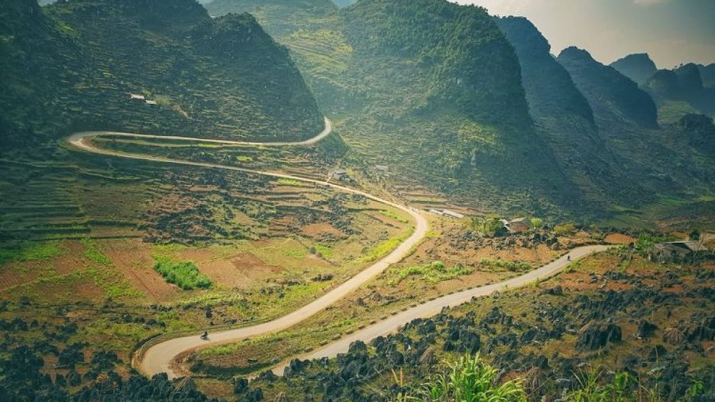 Ha Giang road trip Photos of ha giang mountains by thao nguyen vietnam 1280x720 1024x576 Ha Giang Tour with Locals