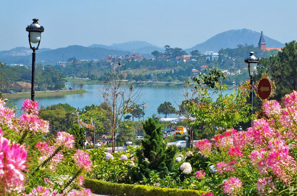 Da lat city Dalat lake area 1024x675 15 Beautiful Places To Visit In Vietnam