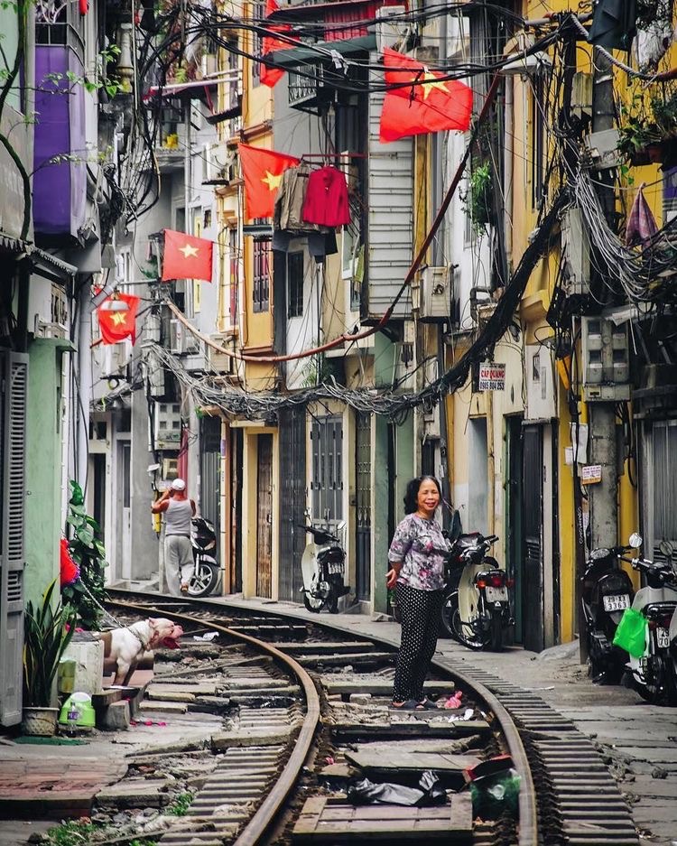 Hanoi train street Photo 5 3 20 09 15 00 Ninh Binh 8211 Halong Bay Tour 4 Days from Hanoi