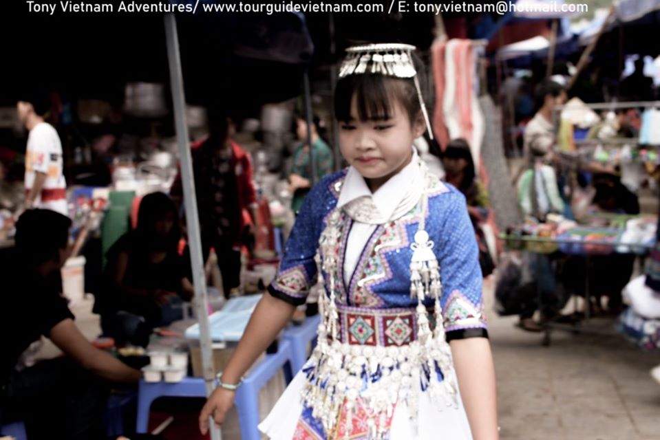 Traditional Clothes and Handicrafts Bacha19 Bac Ha Market Guide on Sunday