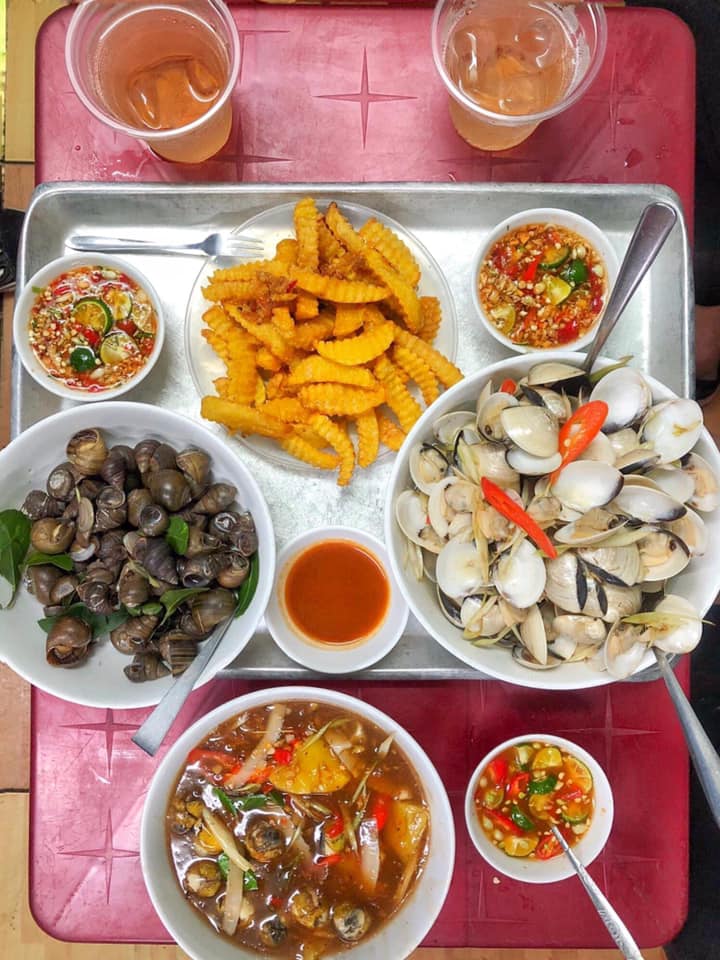 Hanoi walking tour Street Food photo 100606995 1873932762738372 3664893660941516800 n Hanoi walking tour Street Food