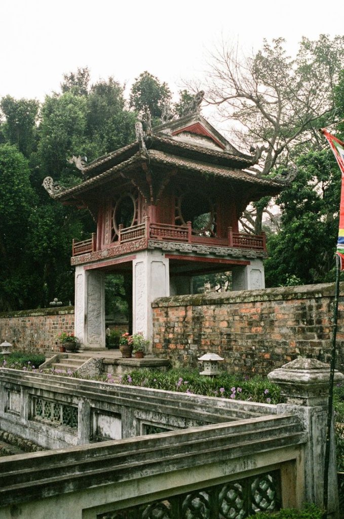 Temple of literature Hanoi photo trip Photo 5 2 20 10 06 15 1 1 679x1024 Hanoi Photo Trip with Locals