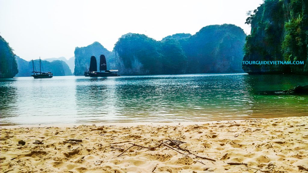 Lan Ha Bay Halong Cat Ba on Tour Lan Ha Bay halong cat ba 1024x576 5 day tour around North Vietnam Off the beaten track