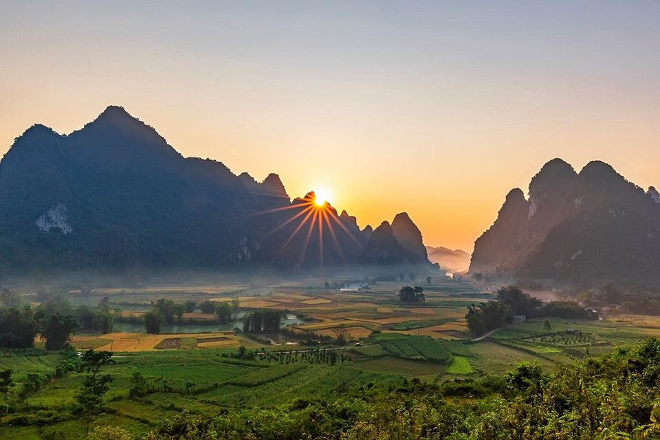 Things to do in Cao Bang Things to do in cao bang Things to do in Cao Bang Bang Gioc falls